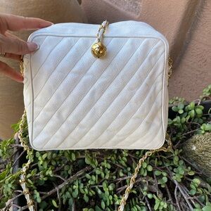 Elegant White Quilted  Chanel Chain Bag